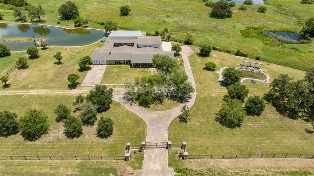 3345 E Austin Street, Giddings, Texas image 3