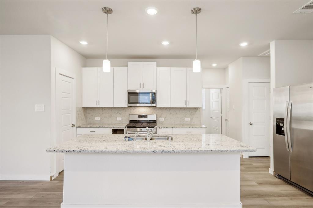 1662 Shae Oak Lane
