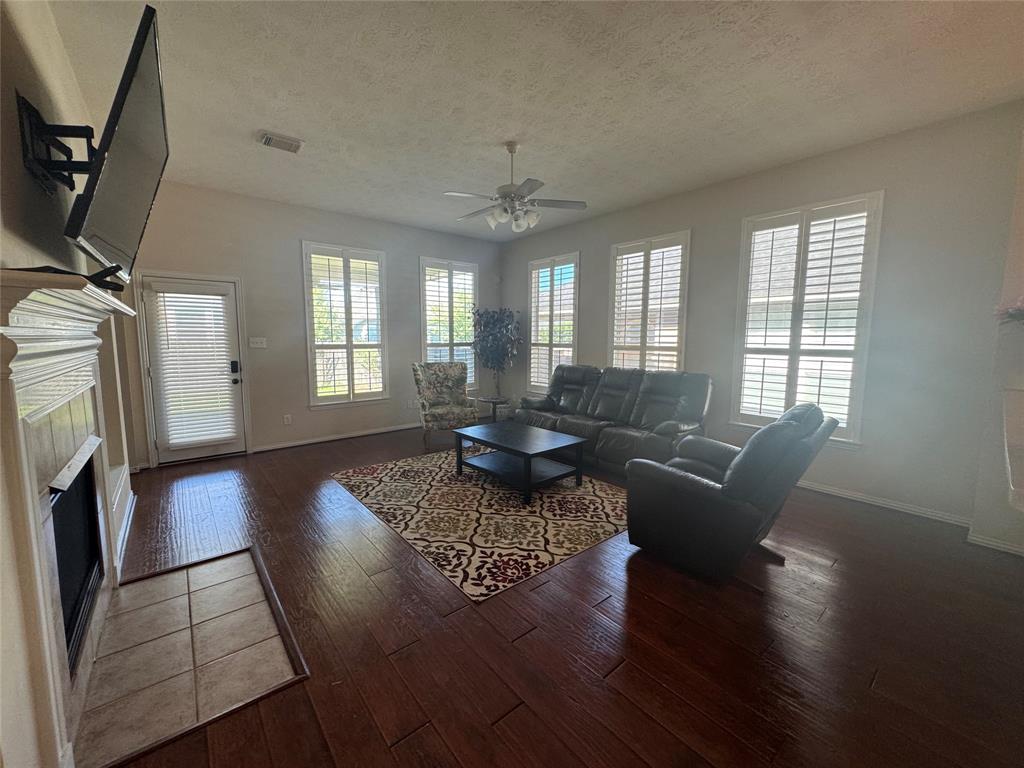 2508 Kimberly Dawn Drive, Conroe, Texas image 5