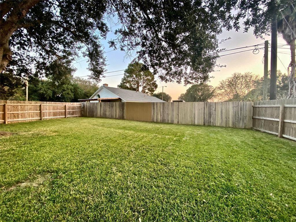 1312 Bay Ridge Boulevard, Bay City, Texas image 17