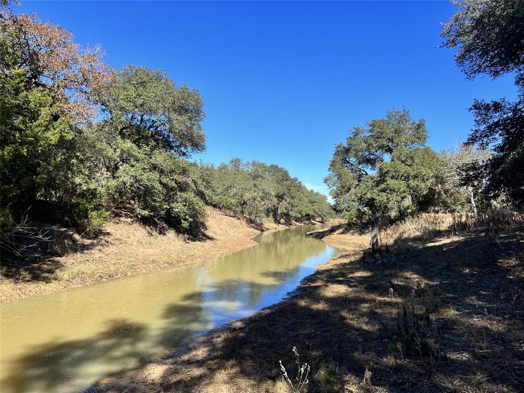 270 Cr 120, Hallettsville, Texas image 3