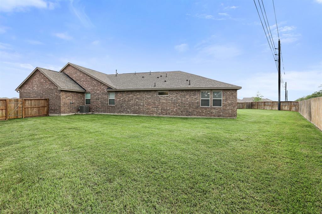 1601 Diamond Mountain Drive, Rosharon, Texas image 37