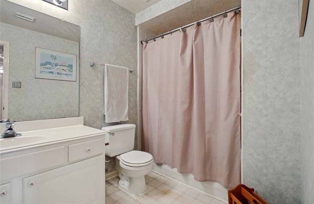 8322 Trophy Place Drive, Humble, Texas image 30