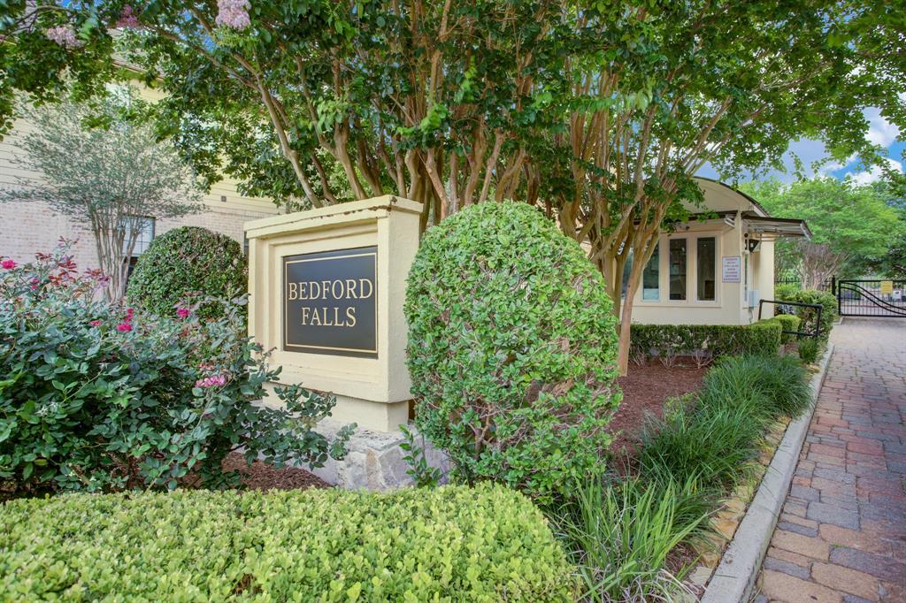 9026 Lakes At 610 Drive, Houston, Texas image 2