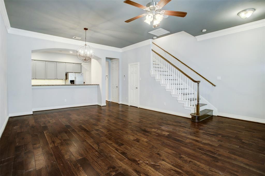 9026 Lakes At 610 Drive, Houston, Texas image 8