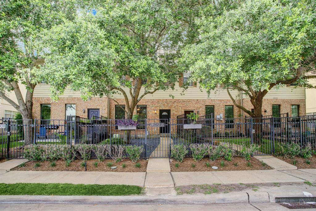 9026 Lakes At 610 Drive, Houston, Texas image 1