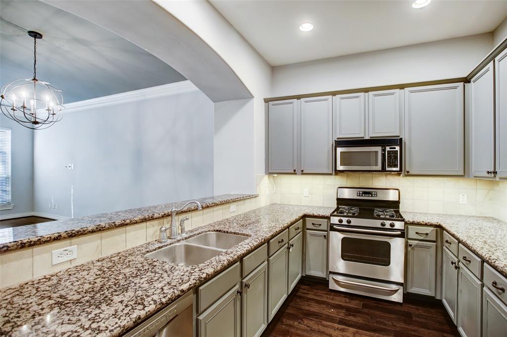 9026 Lakes At 610 Drive, Houston, Texas image 12