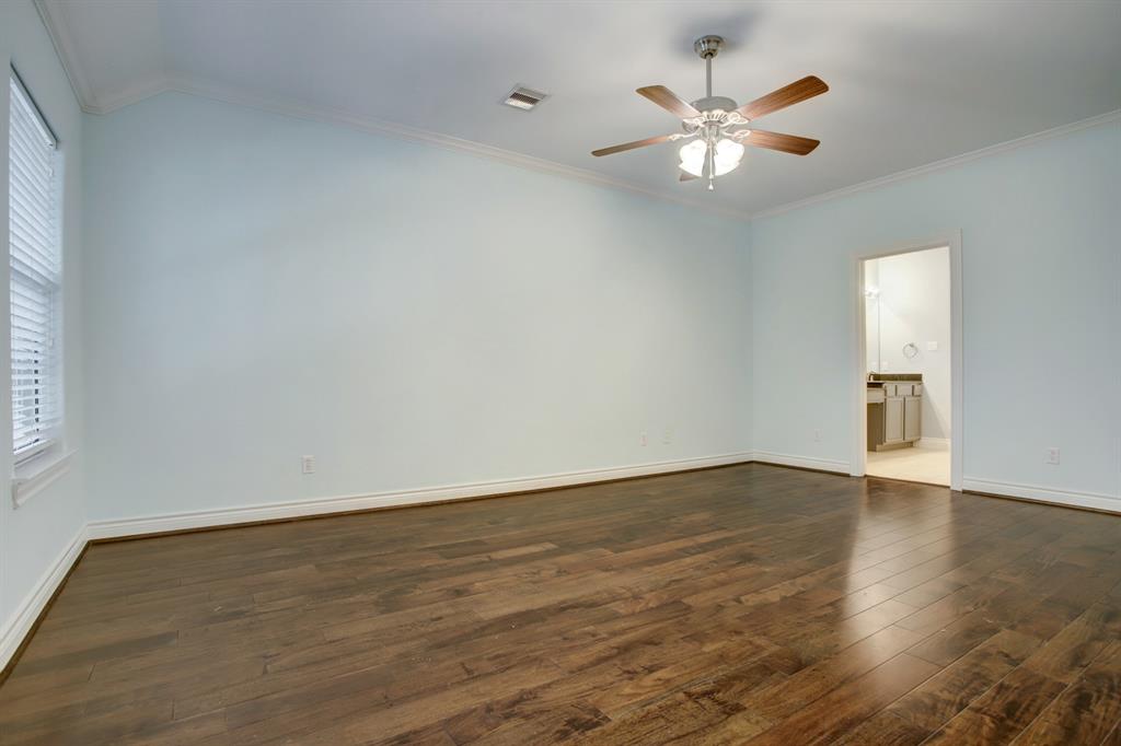 9026 Lakes At 610 Drive, Houston, Texas image 22