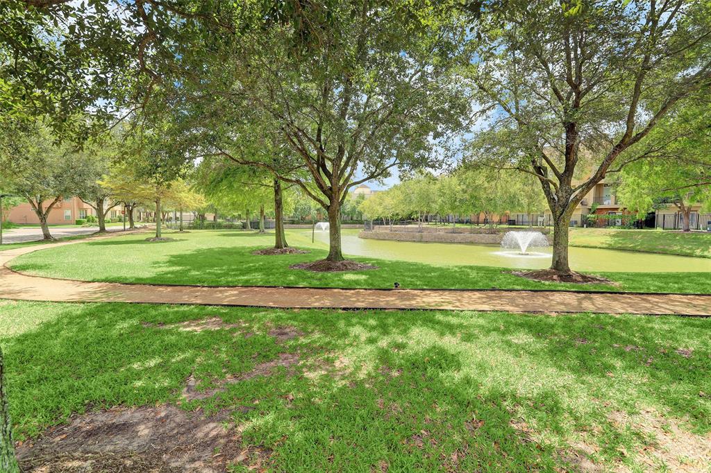 9026 Lakes At 610 Drive, Houston, Texas image 33