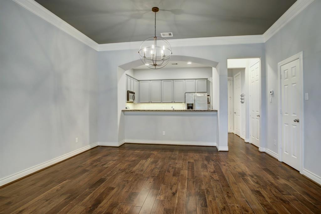 9026 Lakes At 610 Drive, Houston, Texas image 15