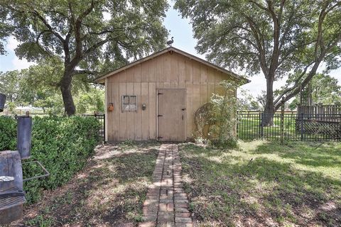 A home in East Bernard