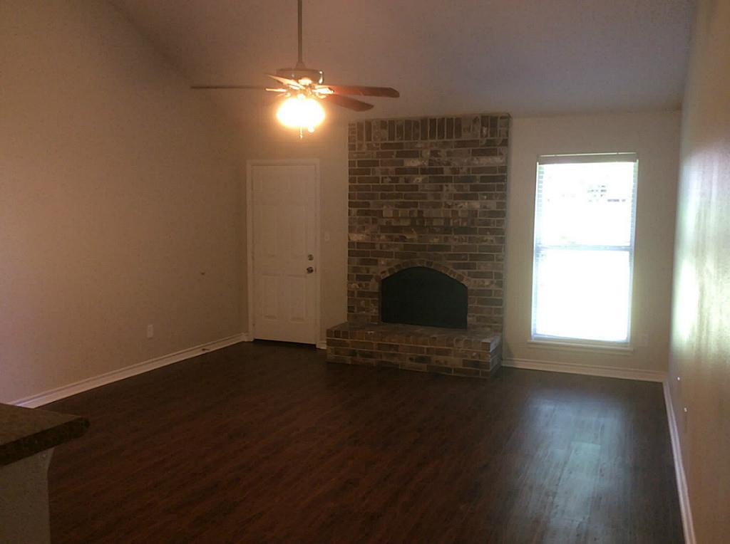 5 Lazybrook Street, Angleton, Texas image 6