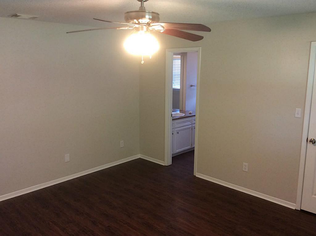 5 Lazybrook Street, Angleton, Texas image 8