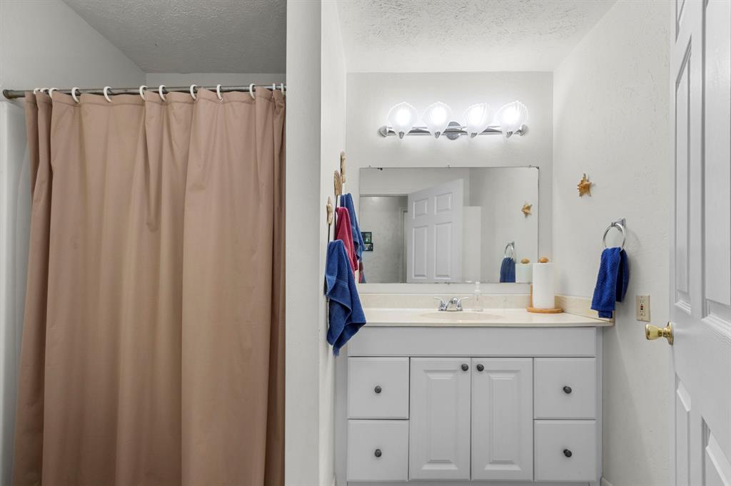 102 Camp Street, Alleyton, Texas image 28