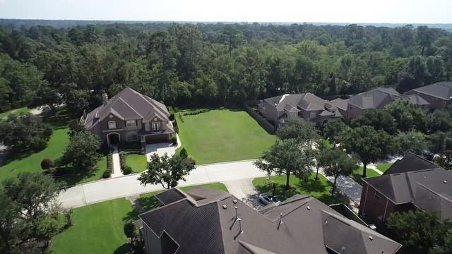 1214 Regal Shores Court, Kingwood, Texas image 1