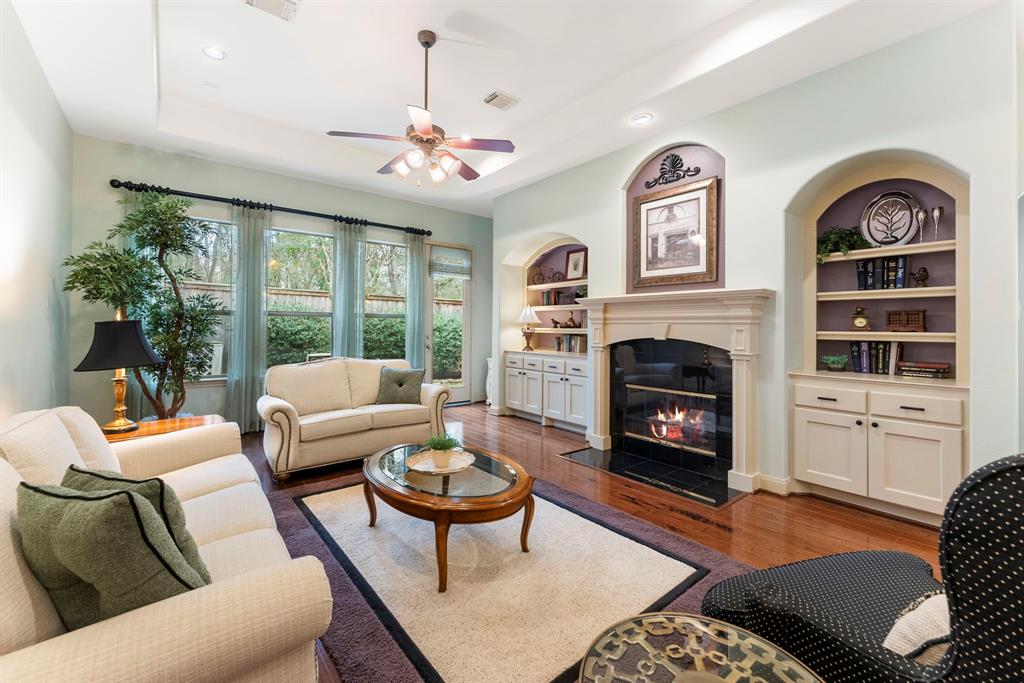 30 Mill Point Place, The Woodlands, Texas image 6