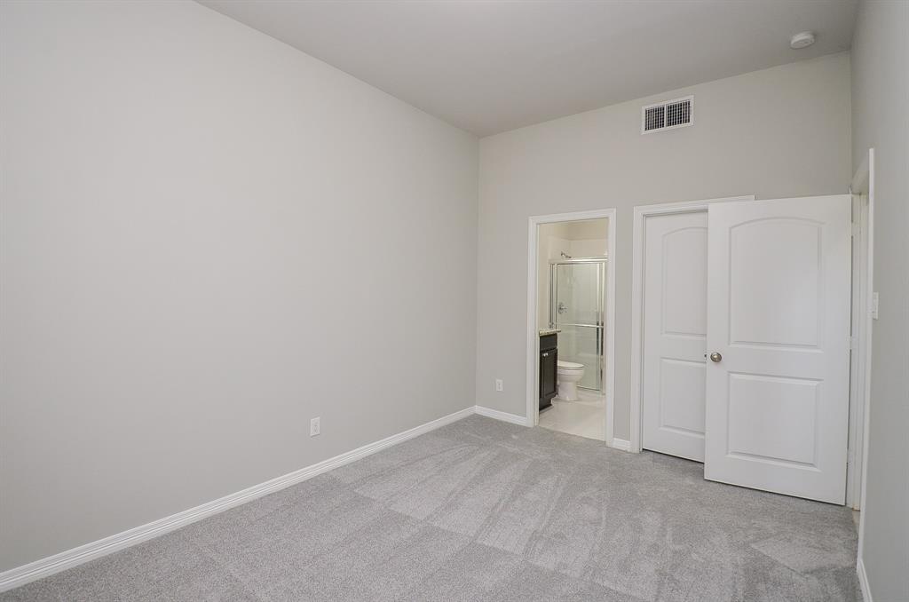 3450 Talia Wood Court, Missouri City, Texas image 31
