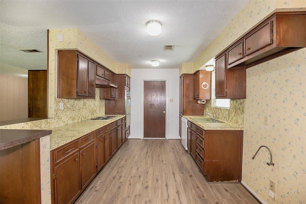 203 Fleetwood Circle, League City, Texas image 12