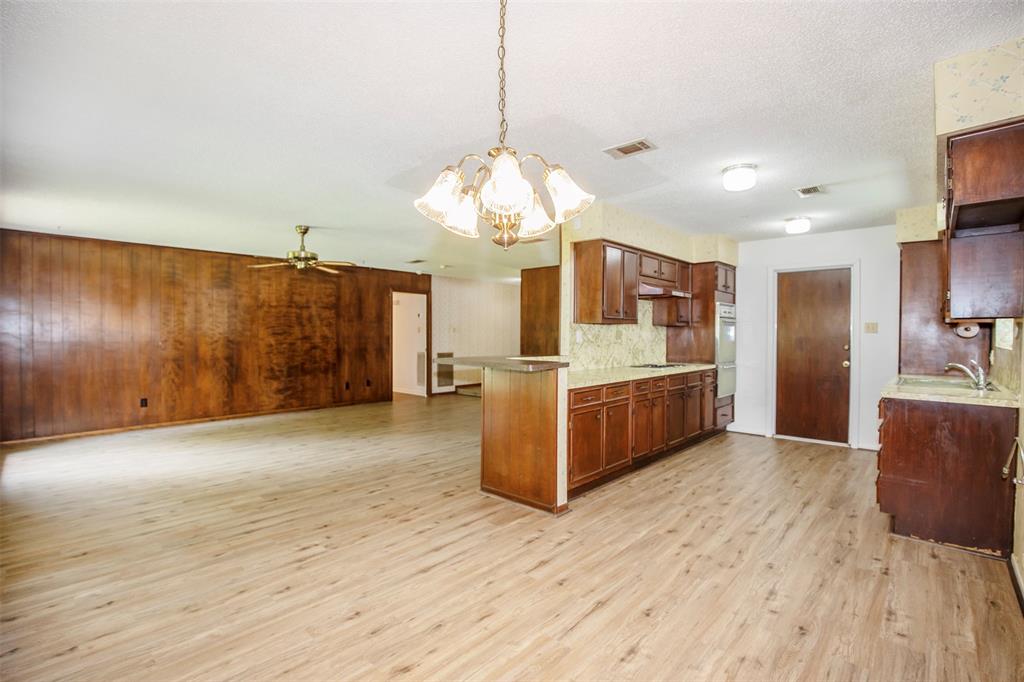 203 Fleetwood Circle, League City, Texas image 9