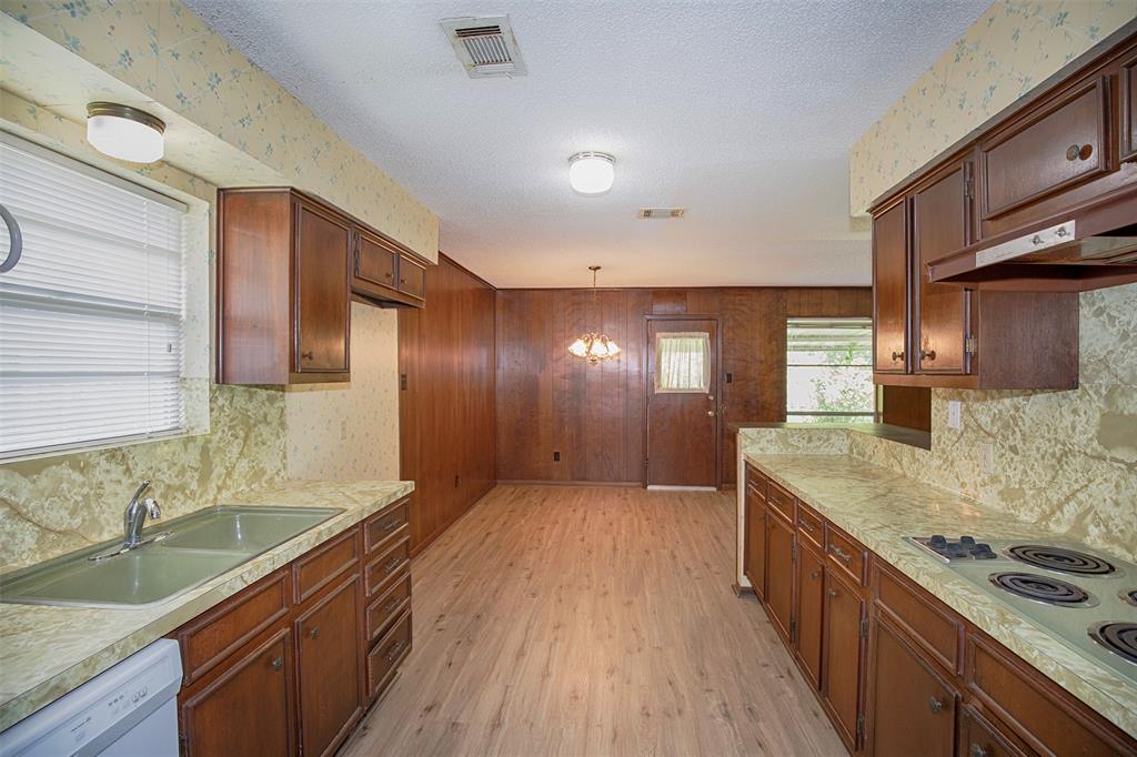203 Fleetwood Circle, League City, Texas image 14