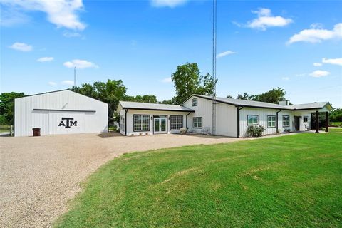 A home in Hearne