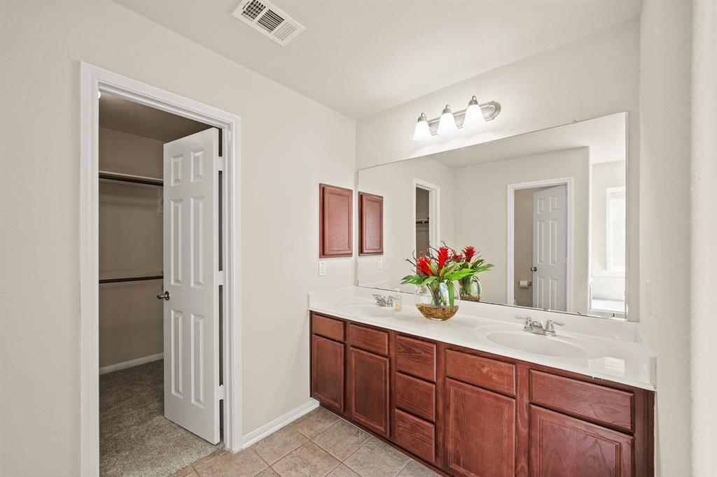 2210 Forest Floor Court, Rosenberg, Texas image 21