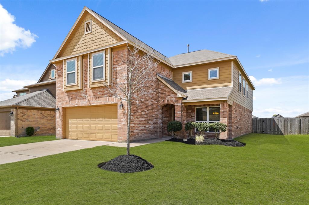2210 Forest Floor Court, Rosenberg, Texas image 2