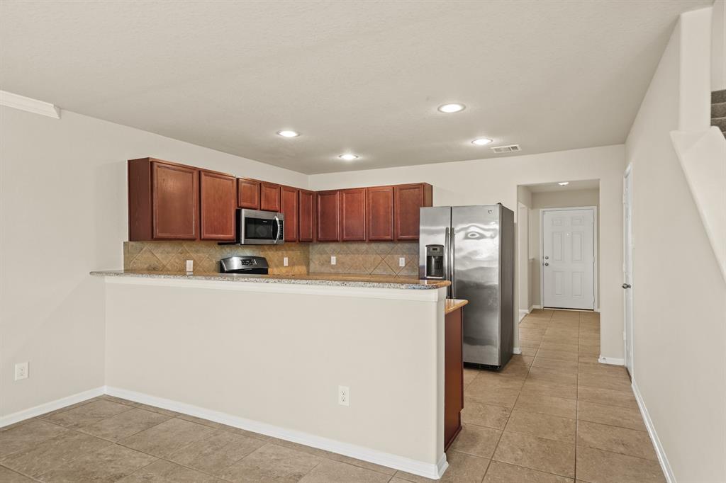 2210 Forest Floor Court, Rosenberg, Texas image 11