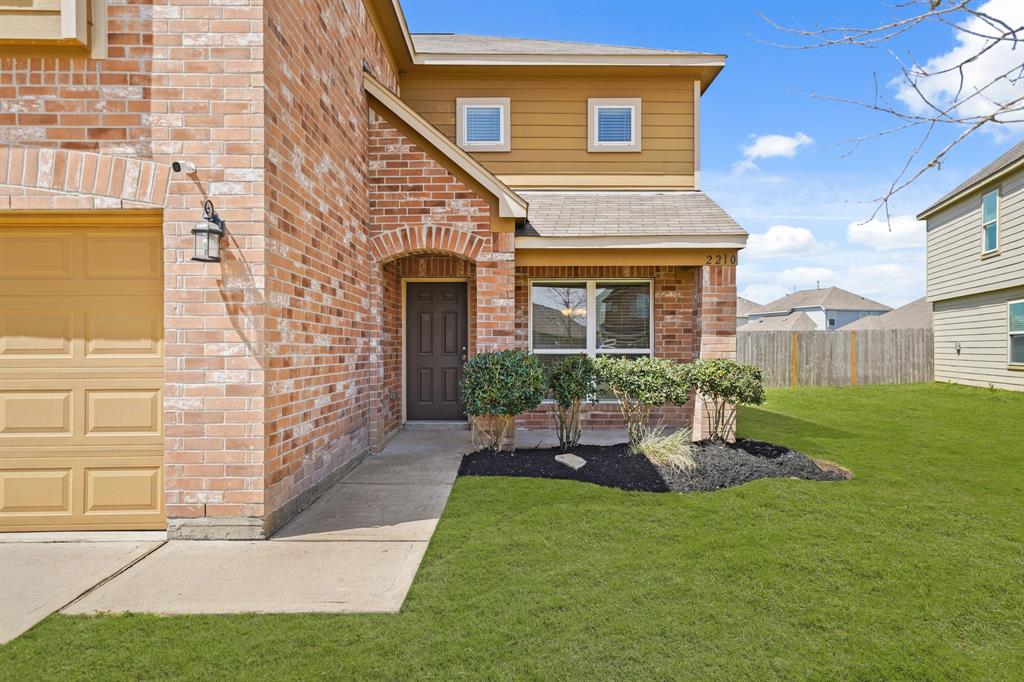 2210 Forest Floor Court, Rosenberg, Texas image 3