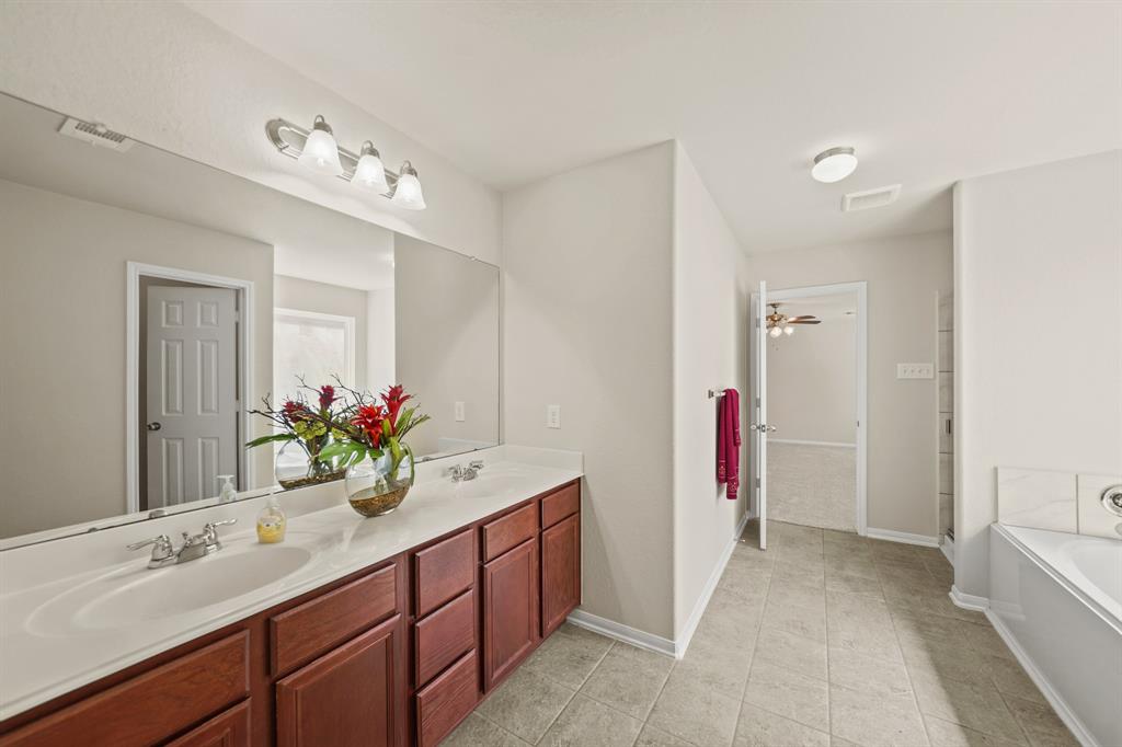 2210 Forest Floor Court, Rosenberg, Texas image 19