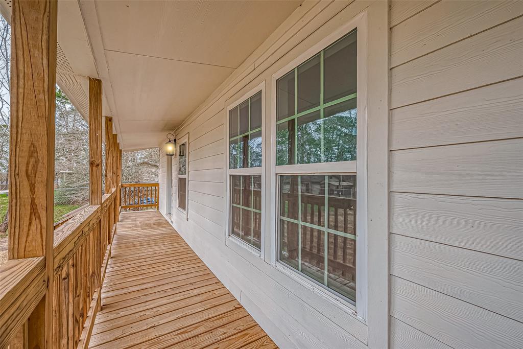 1573 E Pine Lake Circle, Conroe, Texas image 32