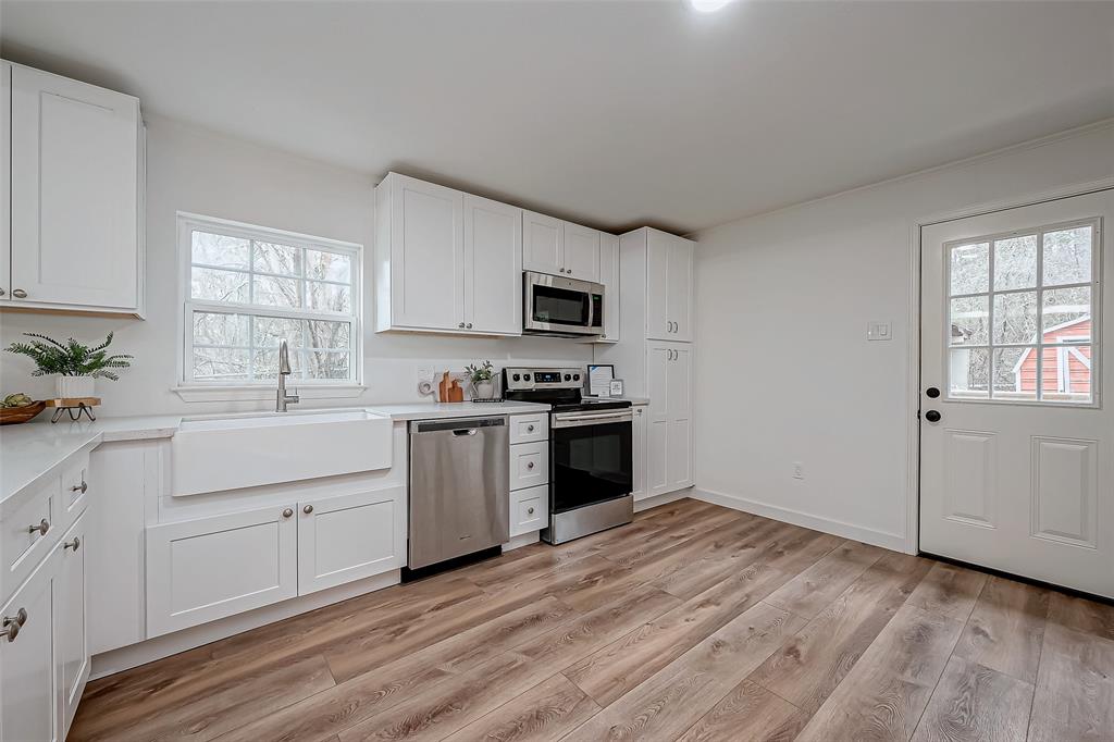 1573 E Pine Lake Circle, Conroe, Texas image 15
