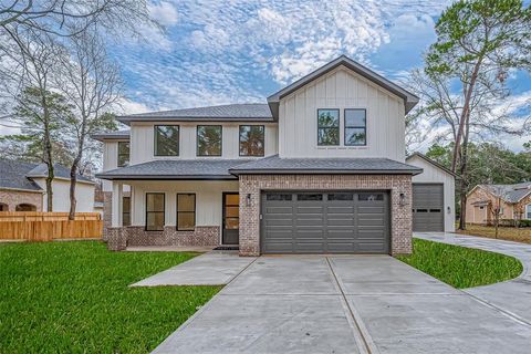 A home in Conroe