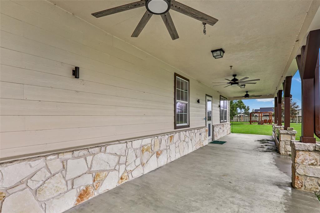 5103 Landon Lane, Baytown, Texas image 32