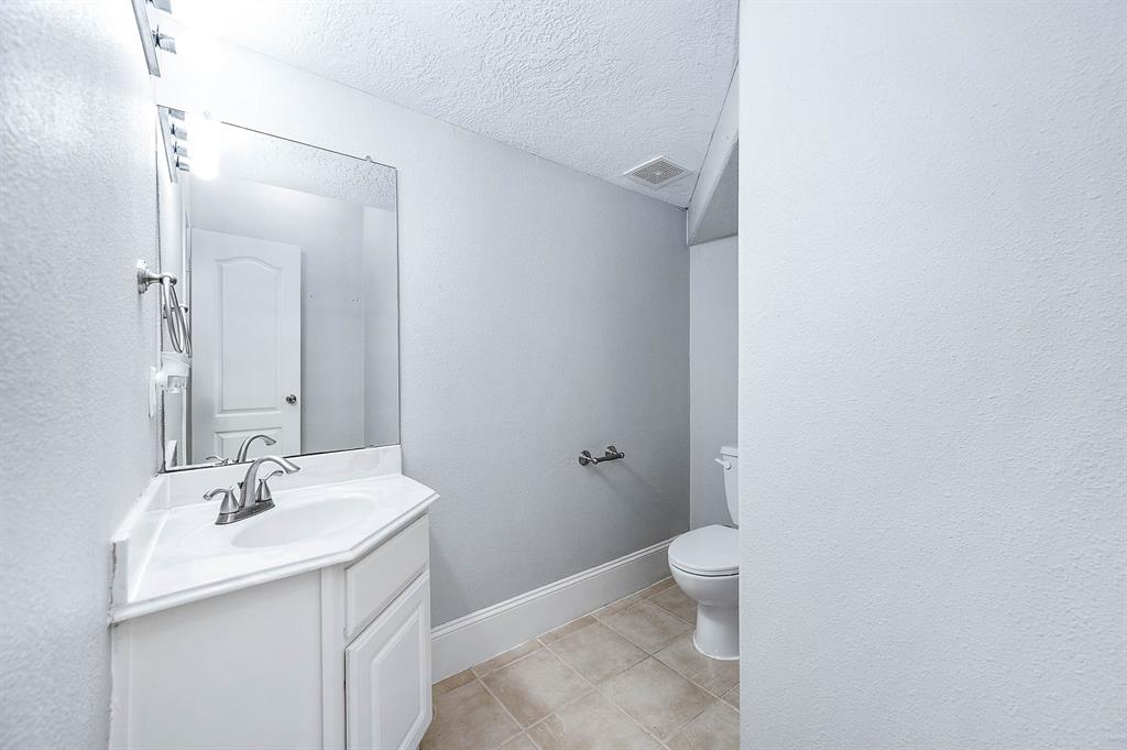 103 Capetown Circle, Conroe, Texas image 10