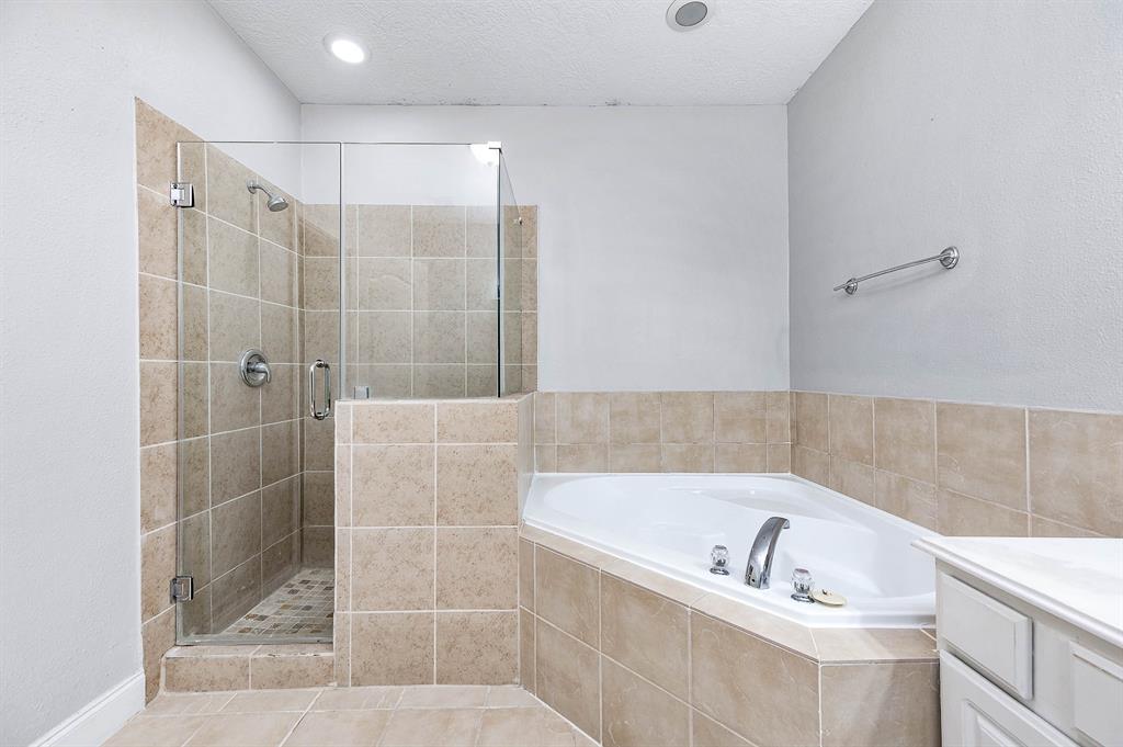 103 Capetown Circle, Conroe, Texas image 14