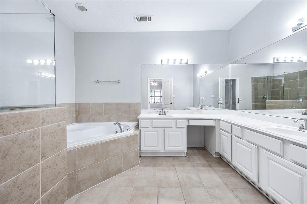 103 Capetown Circle, Conroe, Texas image 13