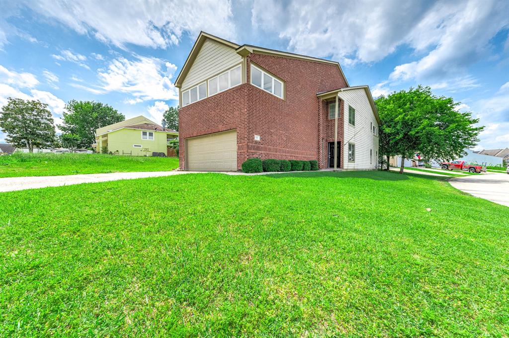 103 Capetown Circle, Conroe, Texas image 30