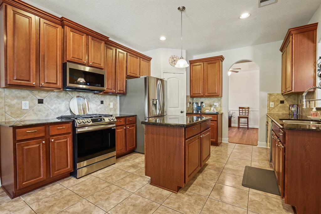 6123 Cypress Way Drive, Magnolia, Texas image 37