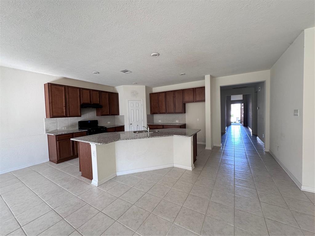 8011 Cheyenne Hills Trail, Richmond, Texas image 4