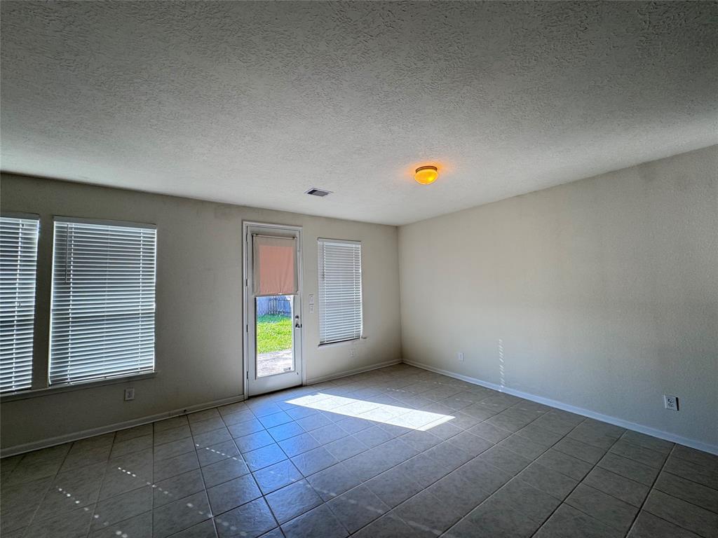8011 Cheyenne Hills Trail, Richmond, Texas image 6