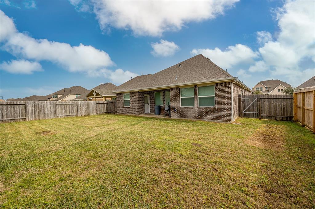 214 San Bernard Drive, Baytown, Texas image 13