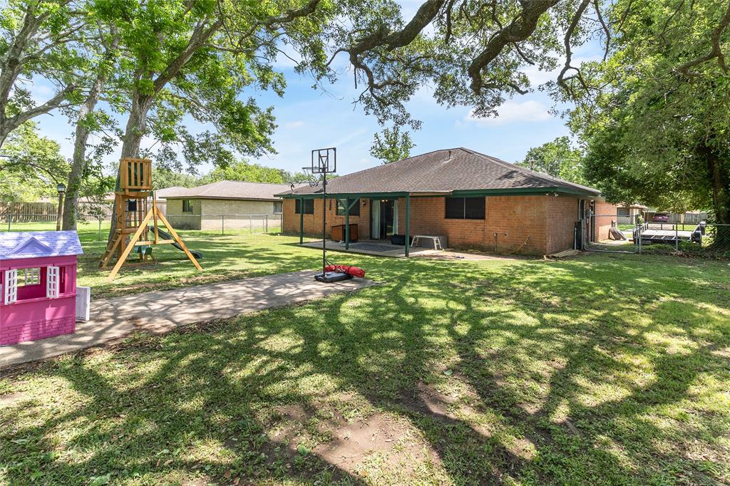 1448 Camellia Drive, Sweeny, Texas image 26