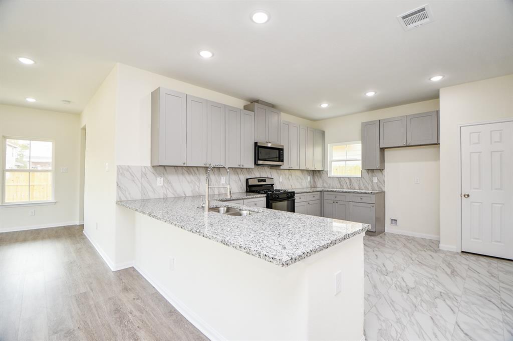 2803 Bowlin Leaf Lane, Houston, Texas image 9