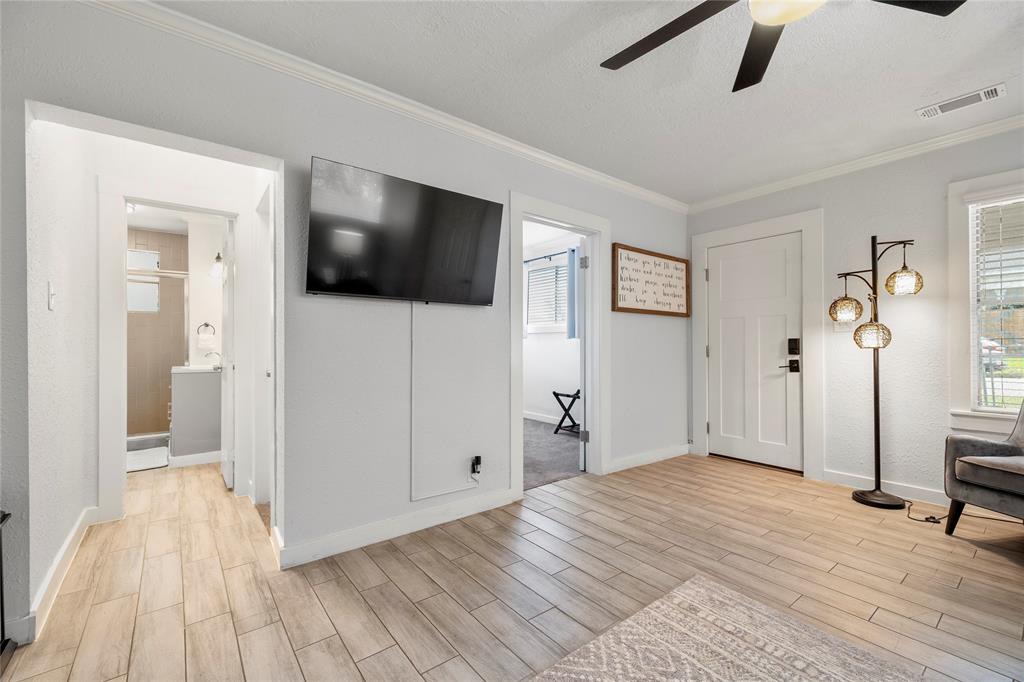 206 Murray Street, Conroe, Texas image 10