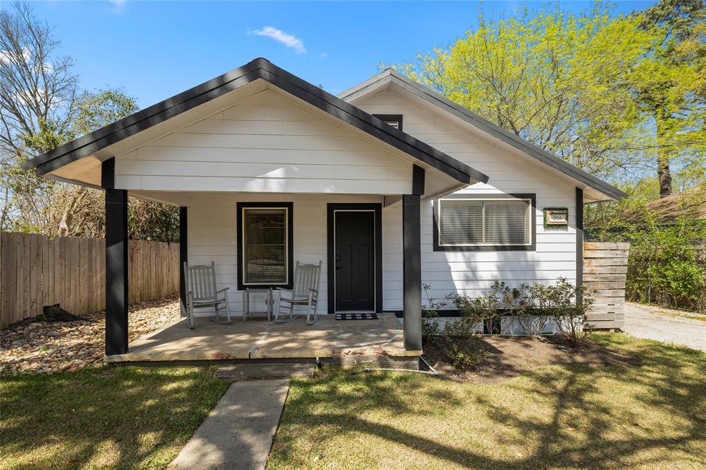 206 Murray Street, Conroe, Texas image 1