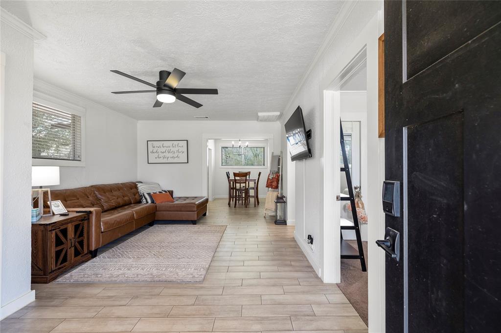 206 Murray Street, Conroe, Texas image 5