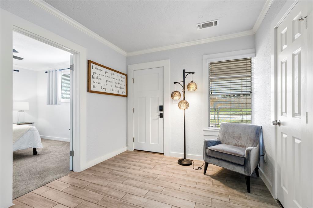 206 Murray Street, Conroe, Texas image 6