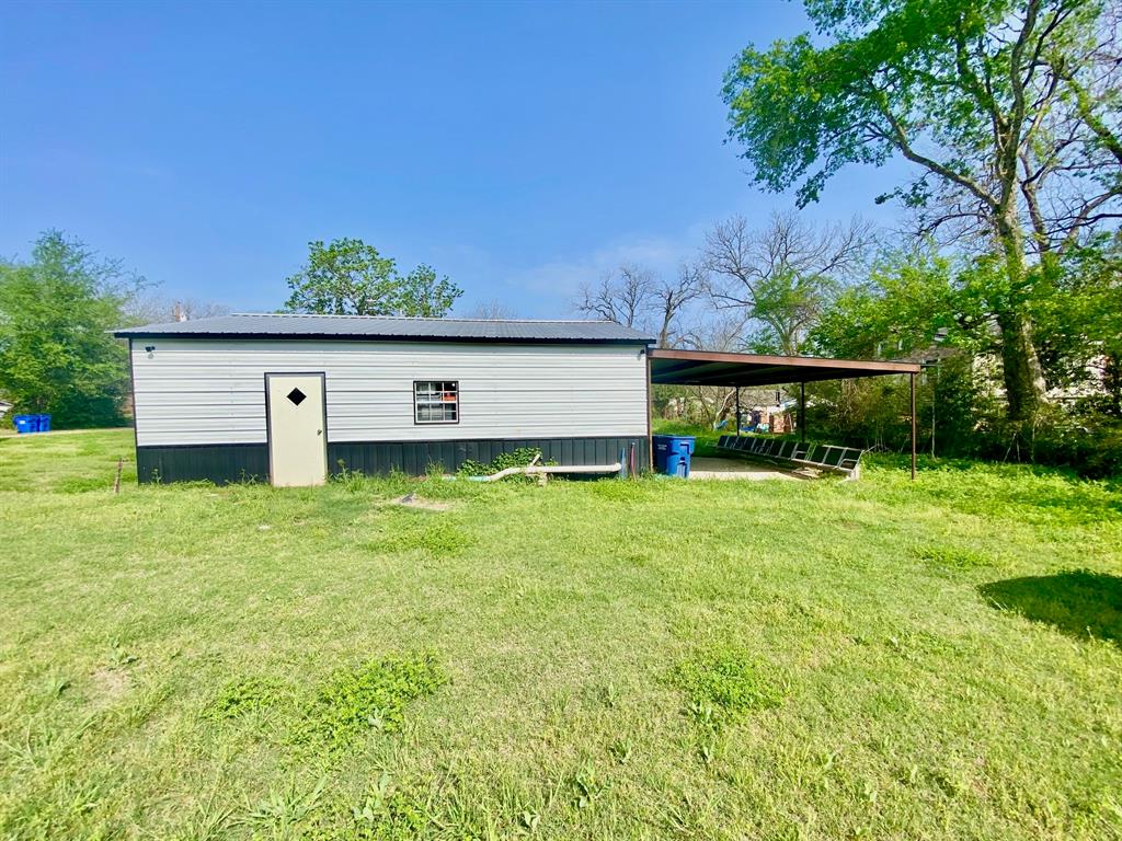 201 W Pine Street, Crockett, Texas image 8
