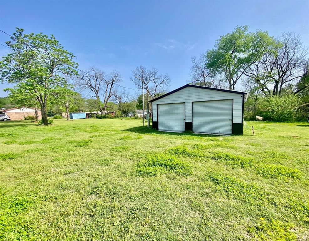 201 W Pine Street, Crockett, Texas image 2